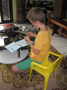 10) Ruben aan zijn Legowerk