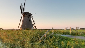Windmill_inn_evening-Nature_Scenery_Wallpaper_1366x768