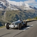 Mercedes racewagen in bergen