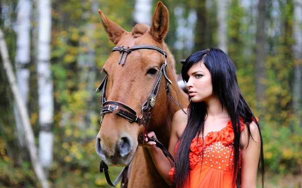 180185-women-brunette-horse-animals-long_hair-dark_hair