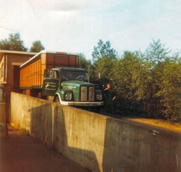 Scania 76 + Vee trailer