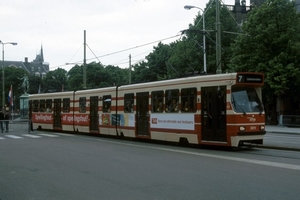 De 3011 van tramlijn 7 rijdt bij het Binnenhof 28-05-1997