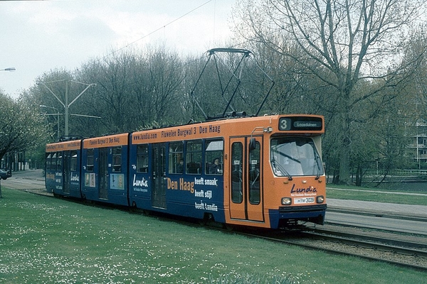 De 3039 in de Lundia-uitvoering op lijn 3 in Loosduinen. 18-04-19