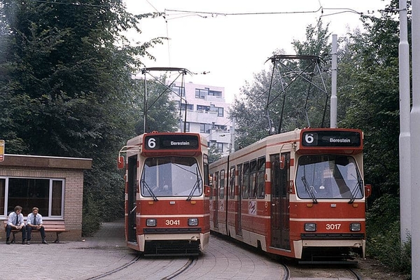 Op lijn 6 reden inmiddels veel GTL's 22-06-1982