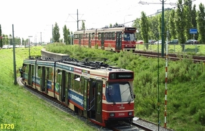 Tram ontspoort voor de Hoornbrug    (18 juli 2007)