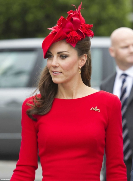 Kate Middleton wear red-08