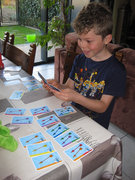 101) Blije Ruben met zijn kaarten