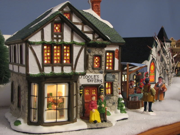 Victorian-Christmas-Village-Collections-(5)