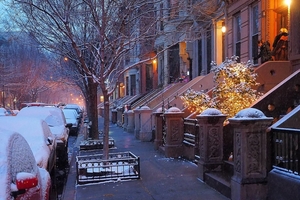 New-York-City-winter-guide-2018-snow-brownstones-holiday-lights