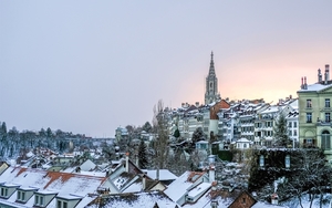 Winter-city-houses-roof-snow_2880x1800