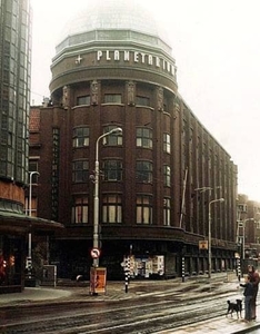 Haagse Courant en Planetarium Grote Marktstraat