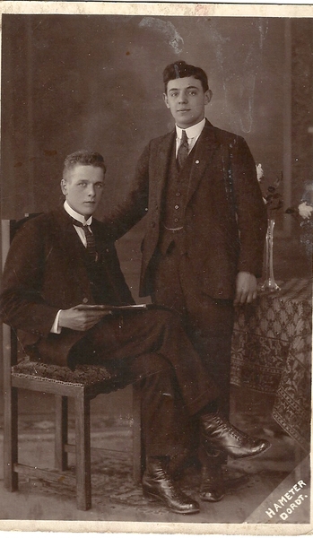 mijn vader met vriend Kees Biesbroek