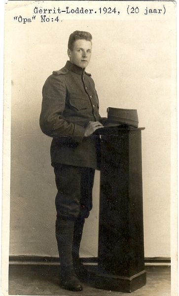 mijn vader, als militair in 1924.