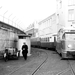 Rosestraat 1965 11 05 De M1806 Bergeend met tram richting Hellevo