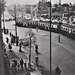 Het Houtplein in Haarlem in 1957. Een tram rijdt richting Amsterd