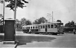 Oegstgeest, Rijnzichtweg - Leidsebuurt op 07-07-1951, de H 301 + 