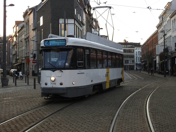 Trams Door De Scheldestad,  In Antwerpen-3