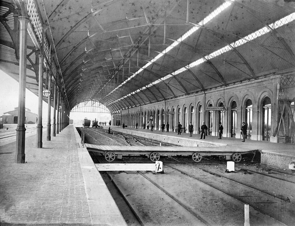 Rijnstraat, overkapping Station Staatsspoor 1870