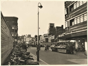 Voldersgracht hoek Grote Marktstraat. 1957.