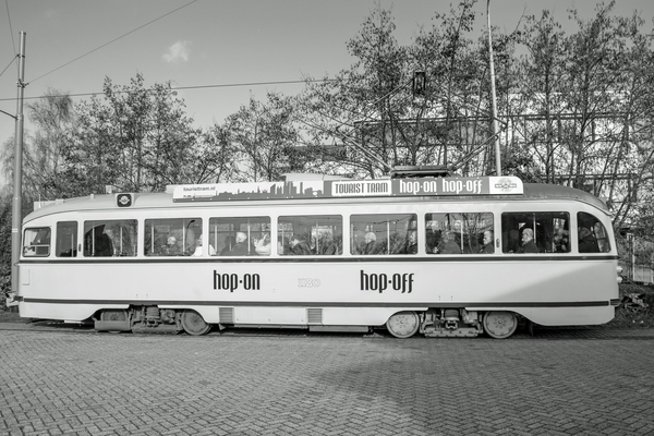 De 1180 tijdens een excursie van tramvrijwilligers uit het Openlu