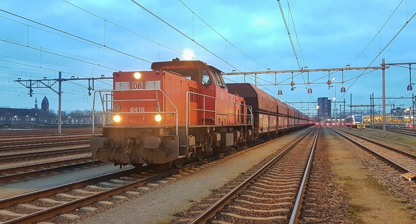 Loc 6418 vertrek gereed op Venlo, 14-02-2020. De loc droeg ooit d