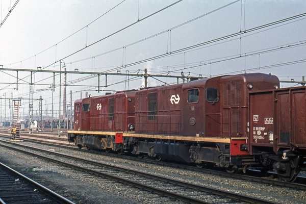 NS 2433 en 2425 Maastricht omstreeks 1975. Kolentrein uit Dld via