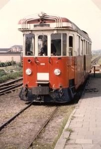 18 mei 1964 De M1803 Kluut bij het station van Spijkenisse
