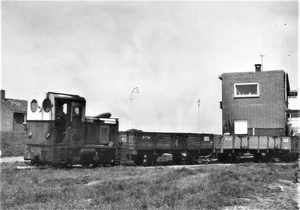 In 1964 rijdt de M 1651 in Zijpe rond de haven