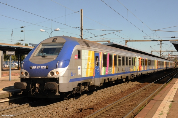 SNCF TD 80 97129 of 50 87 8097129-9 met achteraan loc 26152 COLMA