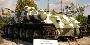 SU100 'SELBSTFAHRLAFETTE' 10,5 cm Duits - SINSHEIM 20160821