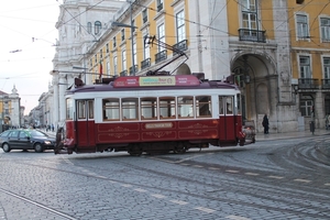 Lissabon Februari 2016 van de oude trams van deze stad!!-3