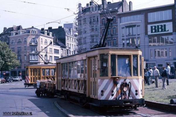 Werkwagens in Brussel. 23-05-1988-9