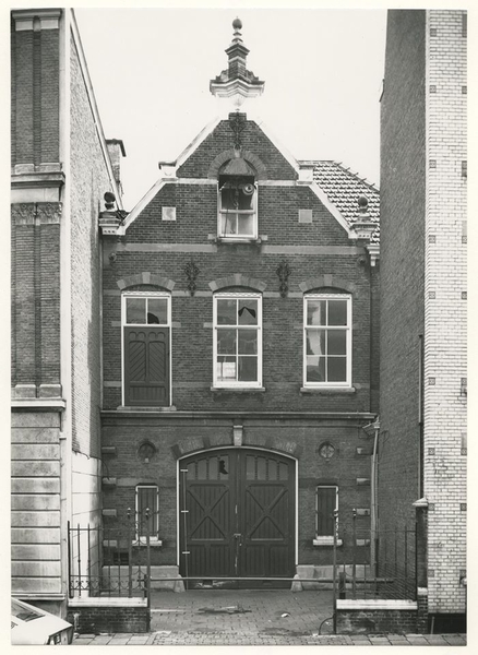 bedrijfspand aan de Oranjestraat 5 02-05-1977