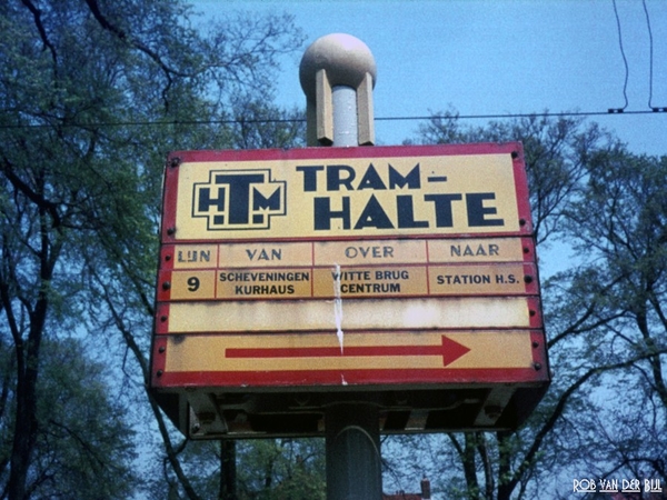 Nostalgisch haltebord van tramlijn 9. Deze mooie 'koekblikken' wa