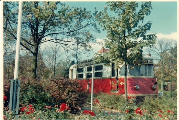 M1806 Bergeend als opbraak tram tussen Oostvoorne Station en stra