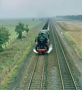 Lok 43 666 met een lege ertstrein komende vanuit richting Rheine.