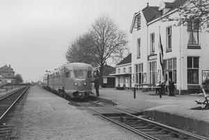 N.S. 23 en 26 te Vriezenveen in de dienst Mariënberg - Almelo. H