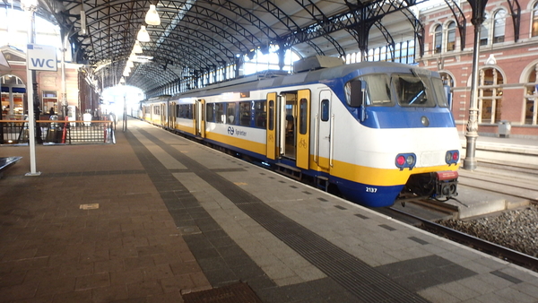 2137 - 27.05.2020 — Station H.S. in Den Haag.