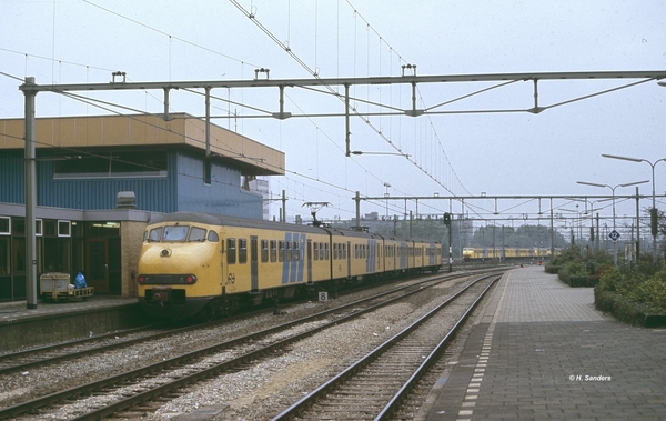 Plan T treinstel 512 vertrekt als treinnr. 5046 uit Rotterdam CS 