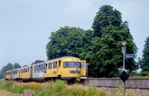 174 in Vriezenveen wachtend op de 183 uit Almelo, 14 juli 1995.