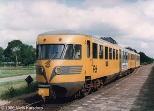 De besnorde 183 maakt op 15 juli 1996 een stop in Daarlerveen als