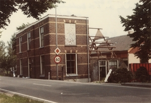 1978. Westvlietweg 29, afbraak van de boerderij Nabij.