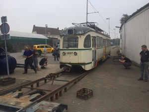 De PCC 1227 ging vandaag op transport van de museumtramlijn in Am