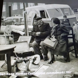 Den Haag Herman Costerstraat Rommelmarkt 1957