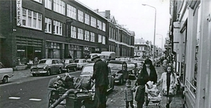 Koningstraat, naar de Hooftskade gezien, vanaf de Fagelstraat .19