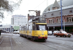 617 op het Stationsplein Amsterdam CS. 16-10-1985