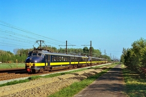 De Benelux stellen 220903, 1207 en 220902 zijn als trein 190 op w