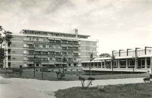 1960. Bejaardencentrum Schoorwijck aan de Schoorlaan.