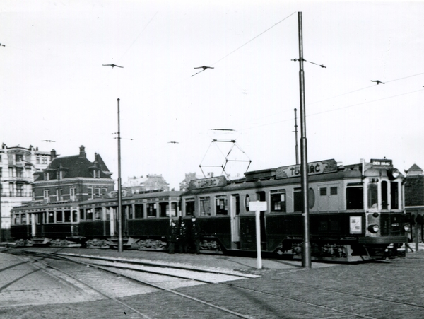 Scheveningen Tramstation A405+B104+B105 7 januari 1937.