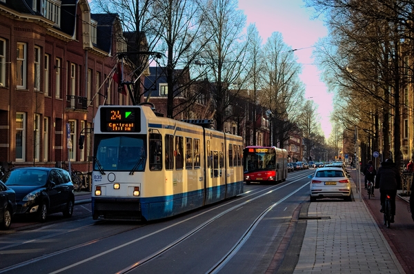 Op 20 januari 2019 GVB 835 in de De Lairessestraat.